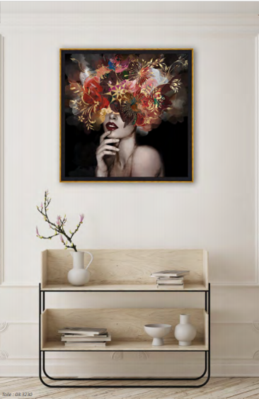 Toile encadrée – Femme fleurs dorées – 80x80cm